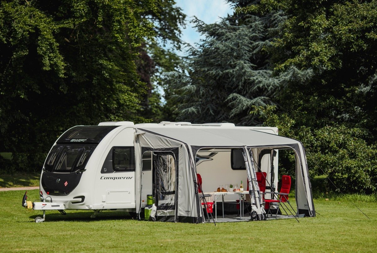 KampeerMagazine's tweet image. Het topmerk Vango uit Glasgow, UK/Schotland, is al meer dan 60 jaar expert op het gebied van voortenten voor caravans en campers #tenten #vango #voortent #voortenten kampeermagazine.nl/de-beste-voort…
