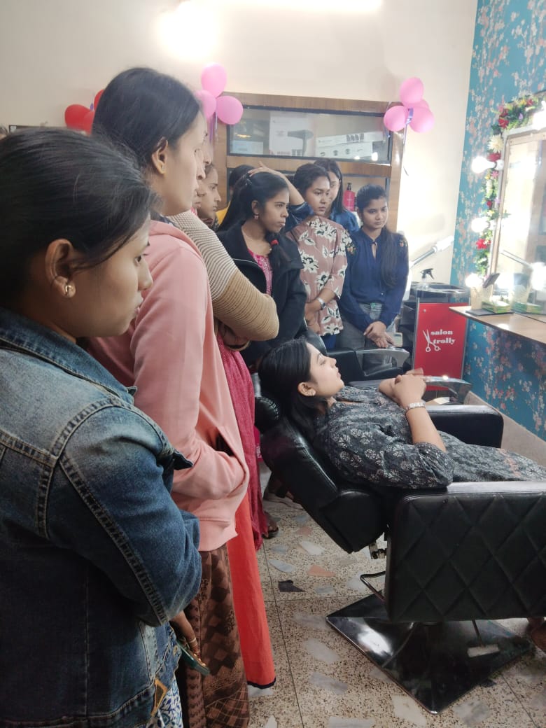 Theoretical and Practical Session of Beautician, V2 course with 28 trainees at the Utkarsh Bangla empanelled Training Centre named Unilead EHS and Sustainability Solutions Pvt. Ltd. Siliguri. 
 #UtkarshBangla #empowermentofwomen   #dpmudarjeeling #EmpoweringYouth #employment