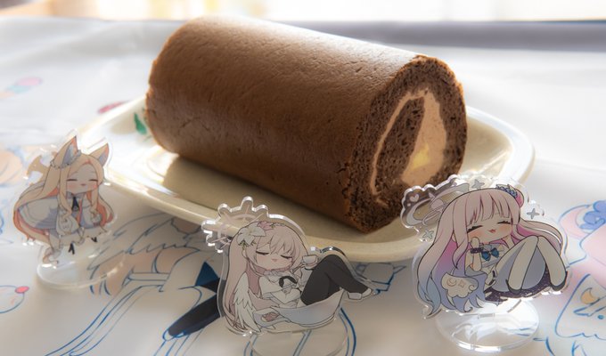 ミカさん……チョコロールケーキよ……🍫 