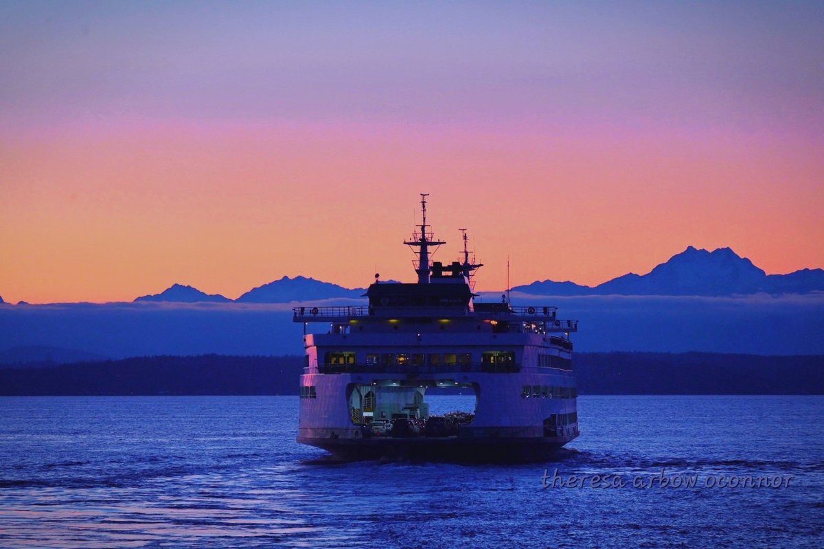 TheresaArbowOC's tweet image. Windy crisp, wonderful winter #sunset  @SeattleWaterfnt ♡
