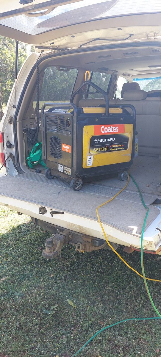 PaulDonGipps's tweet image. Well, that was wild. Power back on now. No real damage. At least I'm right for firewood. #StrzeleckiRanges 
#vicstorms