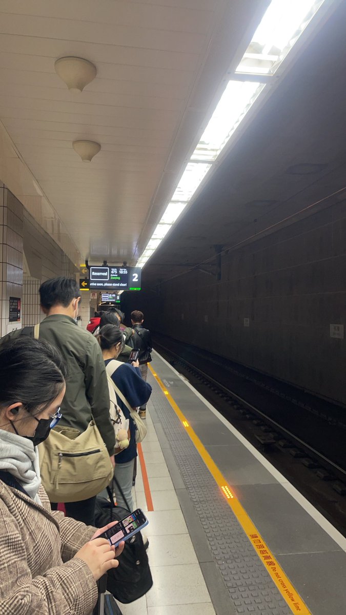 大家過年都出遊，我也來趟說走就走的小資旅。話說這幾天南下高鐵好訂票，北上的票都賣光，只能分段買票，訂不到的區域用補票的。