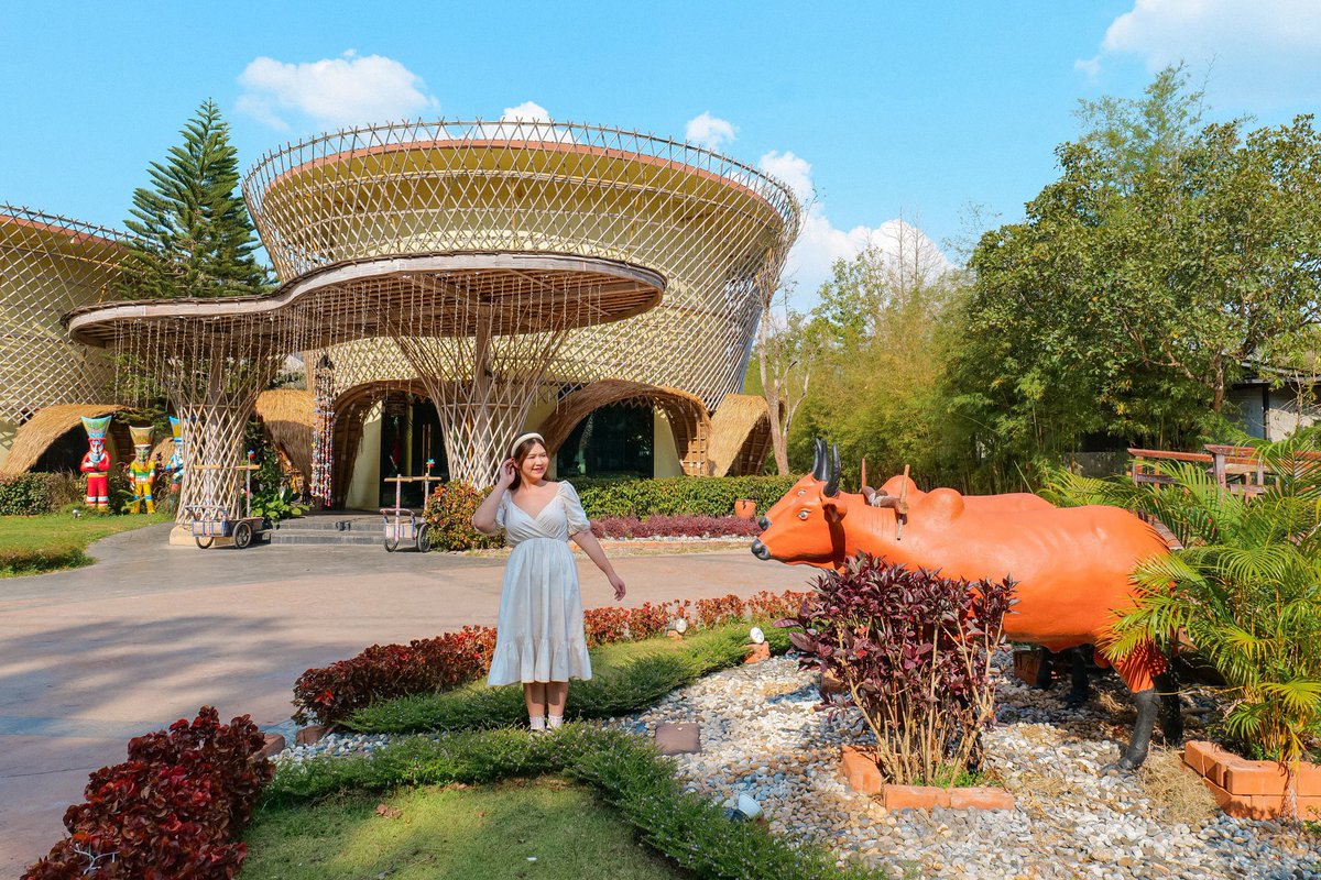 ffnchubby's tweet photo. Recall Isaan Isan Concept at Khaoyai รีสอร์ทใกล้ทางขึ้นอุทยานแห่งชาติเขาใหญ่ กับดีไซน์ที่โดดเด่นสะดุดตา มีเอกลักษณ์ด้วยความเป็นอีส้านอีสาน ที่หยิบเอาศิลปวัฒนธรรมของภาคอีสานมาเล่นกับดีไซน์และการตกแต่ง และขอบอกว่าอาหารที่นี่อร่อยมากกก

#isaanisan #RecallIsaanIsanConceptatKhaoyai https://t.co/iUKXShDQIp