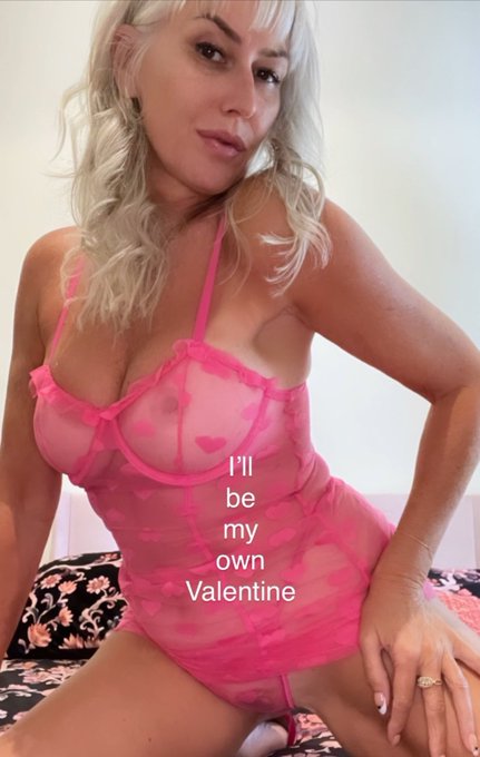 I&rsquo;m gonna treat me right ! Happy pre valentine&rsquo;s! https://t.co/sTsX7uVWPB<a href="/tag/pray"class="tags"><span>#pray</span></a><a href="/tag/knees"class="tags"><span>#knees</span></a>