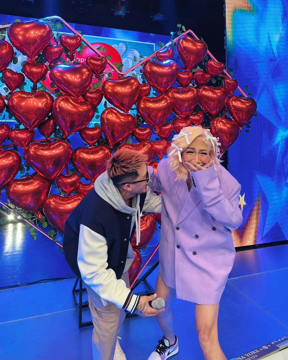 rsplawers's tweet photo. sobrang cute talaga hahaha happy valentines viceion!!

FEBibig Wins With ViceIon  
#ViceGanda | #ViceIon | #IonPerez 
#EspeciallyForShowtime https://t.co/YJvML7Yr2A