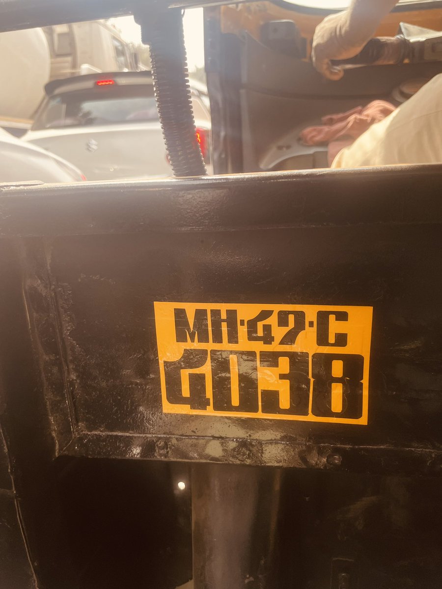 drjkcaiser's tweet photo. @MTPHereToHelp This is the auto number. Took him from marve road malad west upto sion. Charged me 100 rs more than usual. But i took him to dharavi rto office so he got scared and took the usual fare https://t.co/WwQxAYhsoX