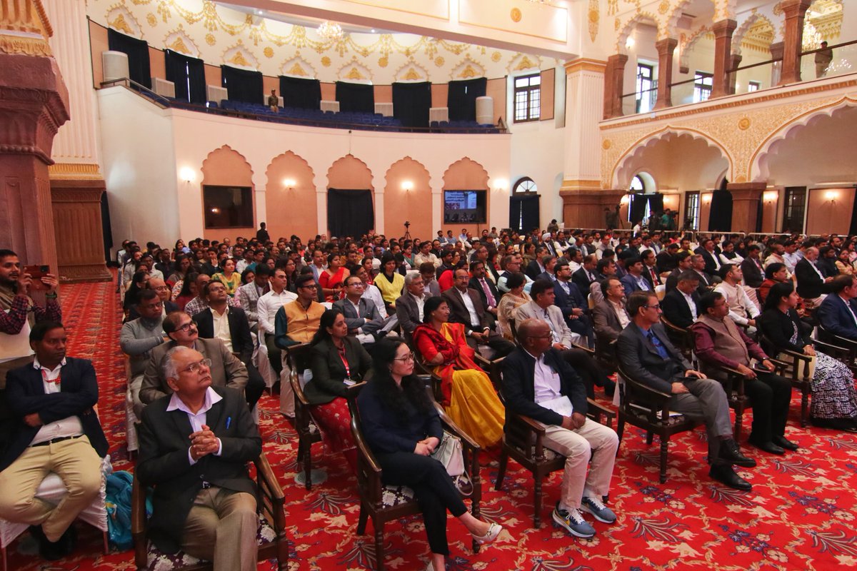 मुख्यमंत्री डॉ. मोहन यादव ने कुशाभाऊ ठाकरे इंटरनेशनल कन्वेंशन सेंटर, भोपाल में योजना आर्थिक सांख्यिकी विभाग, अटल बिहारी वाजपेयी सुशासन एवं नीति विश्लेषण संस्थान के संयुक्त तत्वावधान में 'भारत के विनिर्माण विकास में प्रदेश की सहभागिता' विषय पर आधारित "नीति आयोग" की कार्यशाला में