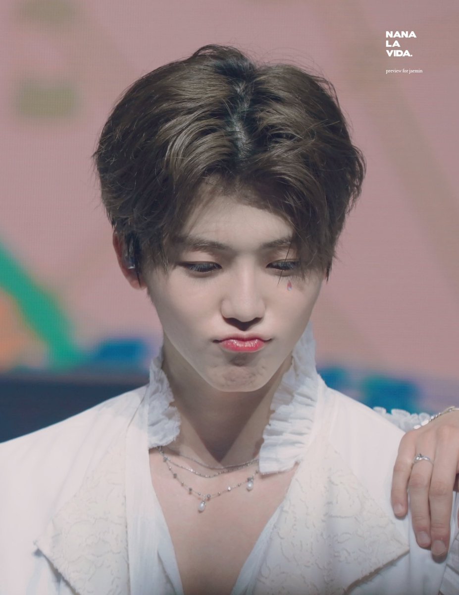 njmhae's tweet photo. pretty pouty princess 😗 https://t.co/3X3wCl11Tz