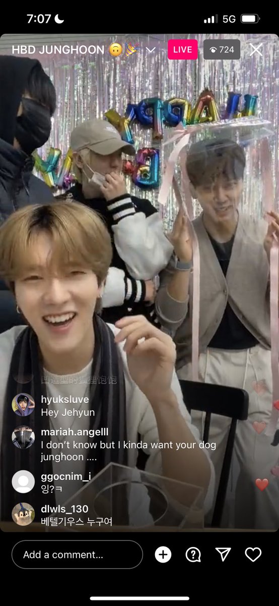 55qge's tweet photo. crying i love them 💔💔 https://t.co/ORbntsA8Ww