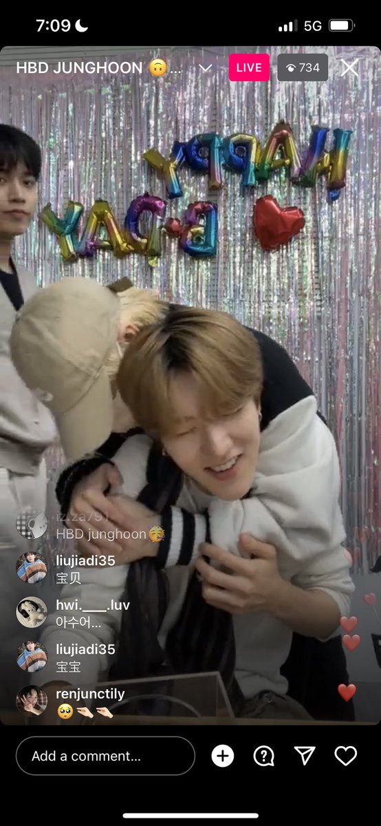 55qge's tweet photo. crying i love them 💔💔 https://t.co/ORbntsA8Ww