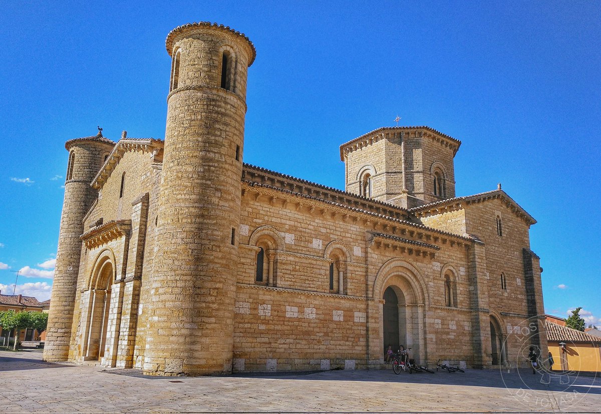 Para unos románica, para otros neorrománica. El debate por San Martín de Tours de Frómista (Palencia) siempre está en el aire, pero lo que está claro es que su belleza no deja indiferente a nadie.