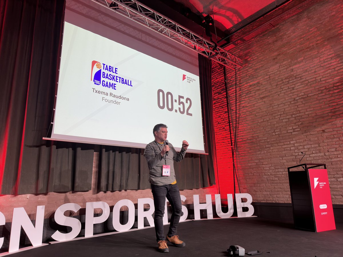 🎙️<a href="/TableBasketGame/">TableBasketballGame</a>

📌Joc físic de fusta del tamany de mig billar americà que transmet a qui juga l'emoció de passar i llançar manualment, i sobretot, l'emoció d'encistellar sense mecanismes ni comandaments.