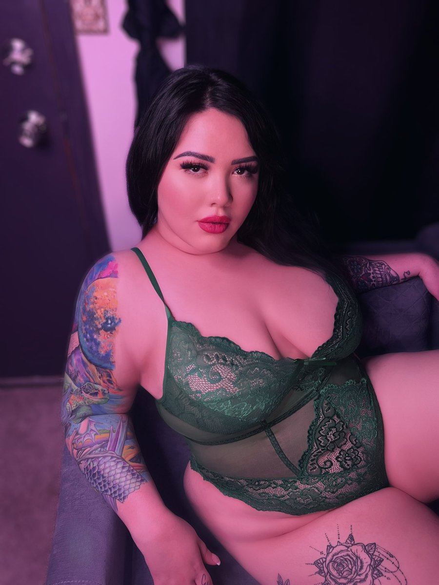 ashlyntayler : Retweet if you like thick milfs • TwiCopy