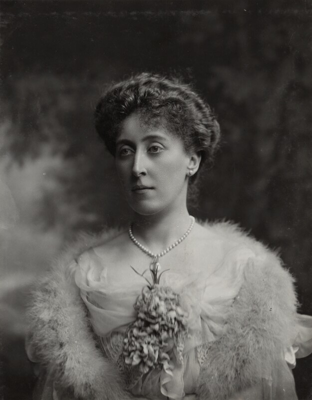 #OnThisDay in 1948 Princess Helena Victoria of Schleswig-Holstein died. She was born in 1870 as the daughter of Prince Christian of Schleswig-Holstein and Princess Helena of the United Kingdom. She never married and devoted her life to charity.