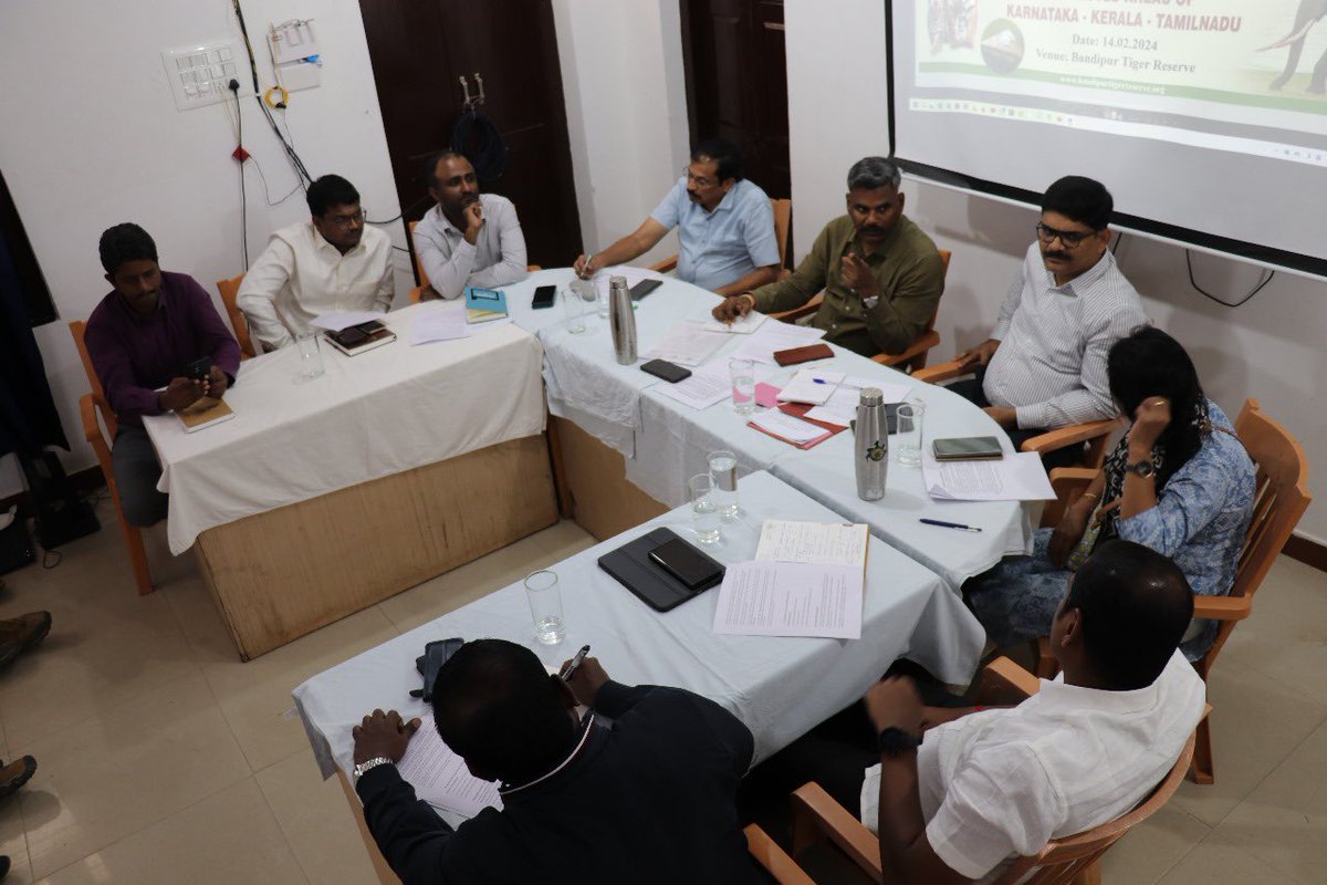Gathering at the crossroads of conservation 🌿 Exciting discussions and collaborations with fellow field directors and range officers from Karnataka, Kerala, and Tamil Nadu! #ConservationUnity #InterstateMeetup #ProtectingOurWildlife