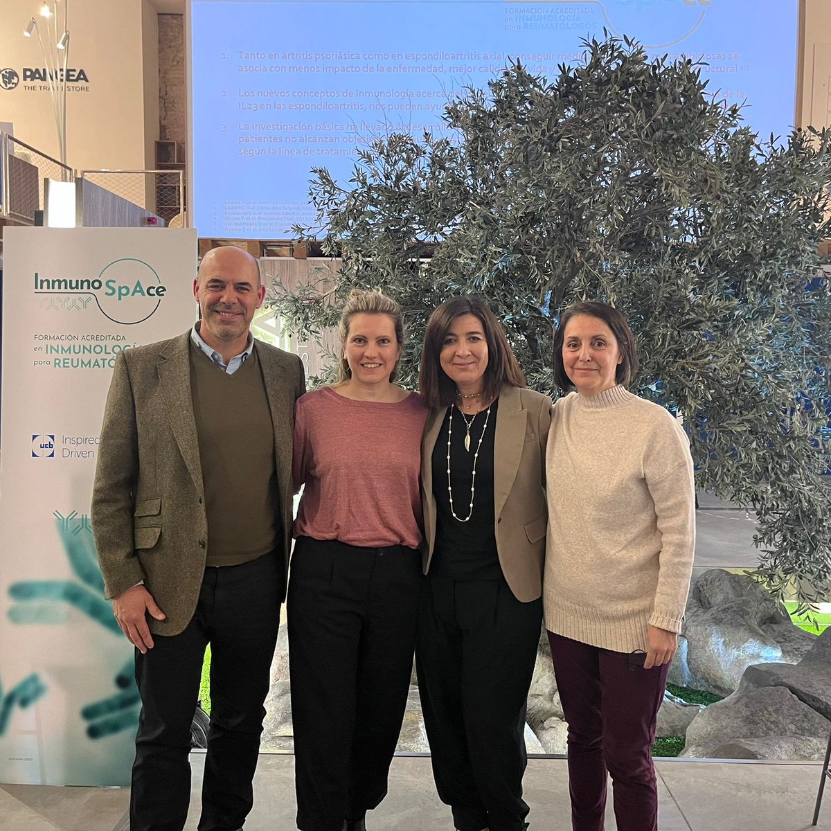 ucb_iberia's tweet photo. Fue un verdadero honor organizar una jornada #InmunoSpace en #Barcelona.
Más de 100 especialistas en enfermedades inflamatorias asistieron al curso con el objetivo de mejorar la atención y calidad de vida de los 300.000 pacientes que padecen espondilitis anquilosante en #España. https://t.co/Wh6s5quWsU