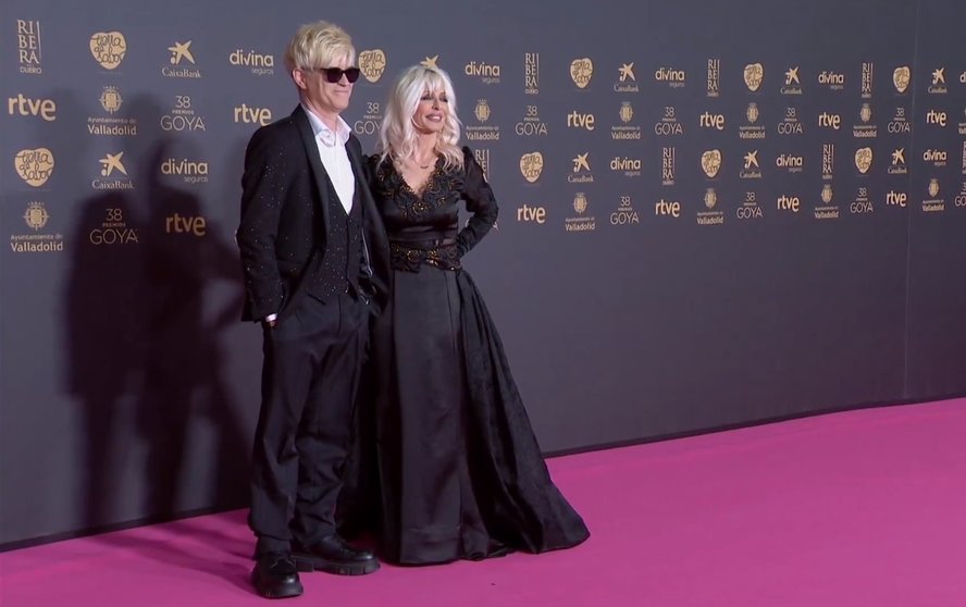 Mark Dasousa de <a href="/Nebulossa_of/">🦊Nebulossa</a> con outfit de nuestra firma, Vertize Gala en los #PremiosGoya2024. ¡Ha sido un lujazo! ¡Gracias por confiar en nuestra firma! #vestuario #vertizegala #outfit #modahombre #lookazo #look #trajesdehombre