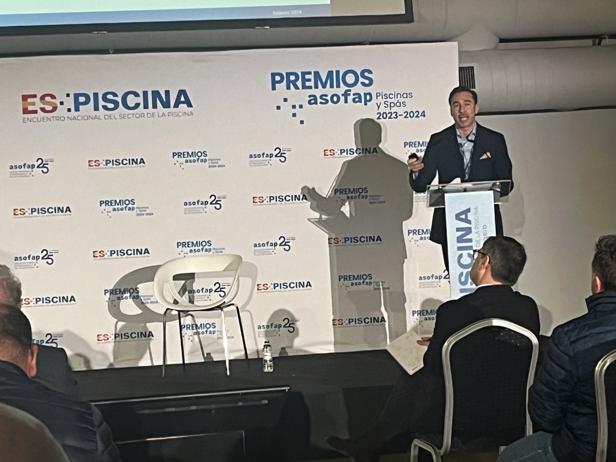 alvarocarrillo's tweet photo. Interesante presentación del estudio #ASOFAP sobre piscinas 2024-2025 a cargo de Agustí Ferrer, director general de @asofap_piscinas en el marco del foro #ES.PISCINA en Madrid. Mucha info interesante para planificar el medio plazo @ithotelero @PiscinaWellness @CEHATes @ThinkTur https://t.co/zyGjZCNF8e