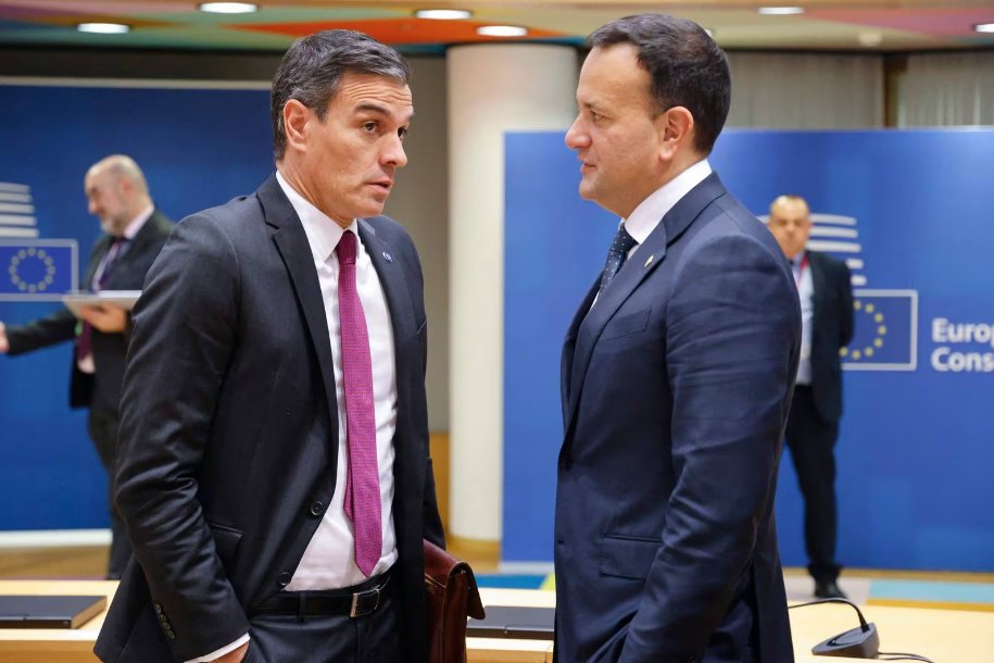 AhmedAbofoul's tweet photo. 🚨BREAKING: #Ireland and #Spain have jointly written to @vonderleyen seeking an ‘urgent review’ of Israel trade over the #EU deal’s human rights obligations and asking for ‘appropriate measures’ to be taken if conditions of agreement have been broken.

https://t.co/hdAmfb9HjF https://t.co/MFUtJ12gh1