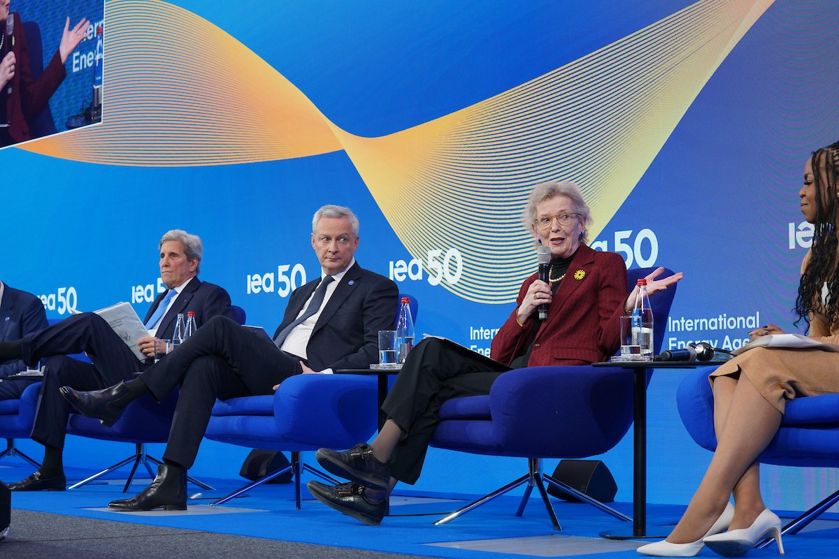 At the #IEAMinisterial I joined #Ireland's Minister for Environment &amp; Climate <a href="/EamonRyan/">Eamon Ryan</a>, #USA <a href="/ClimateEnvoy/">Climate at State</a> John Kerry, #France's Minister of Economy &amp; Finance <a href="/BrunoLeMaire/">Bruno Le Maire</a>, and Mary Robinson of <a href="/TheElders/">The Elders</a> for an insightful discussion on accelerating a clean #energytransition.