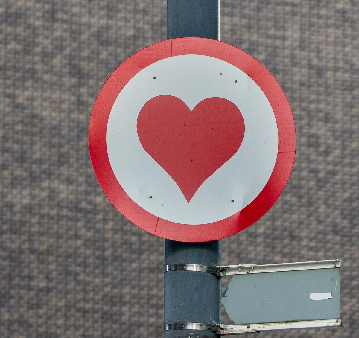 Happy Valentine's Day! ❤ We are feeling the love today &amp; hope you are on the road to love too! 😍 Learn to love driving with the Learner Driving Guide - find out more at learnerdrivingguide.co.uk 🚘 #valentinesday #heart #love #GetOnTheRoad 
#learnerdrivingguide #LDG #learntodrive