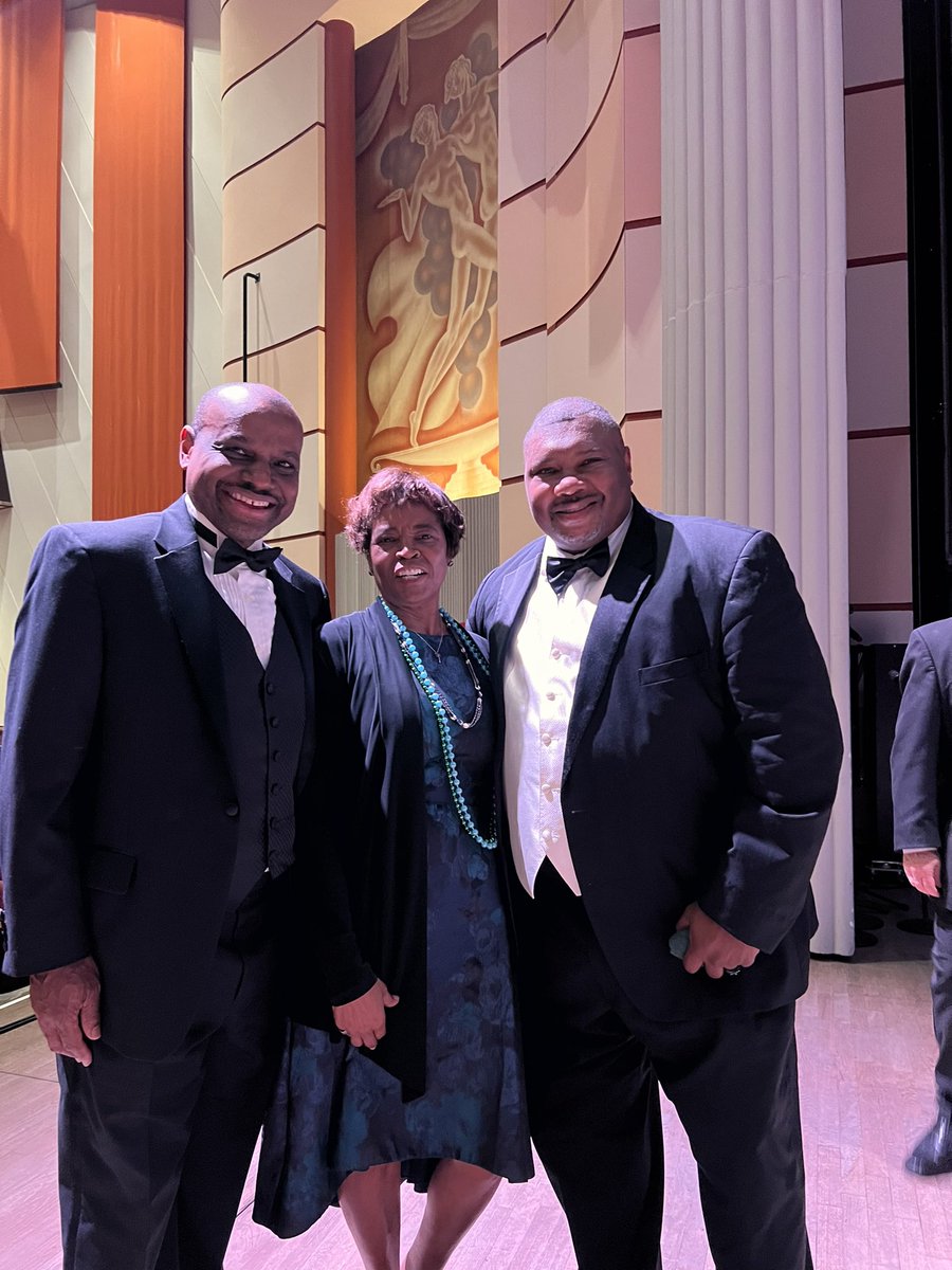 LucindaJClark2's tweet photo. @Tulane Could not make it this year🥹Celebrated with  at Gala with @augustasymphony https://t.co/SALf5mGy1d