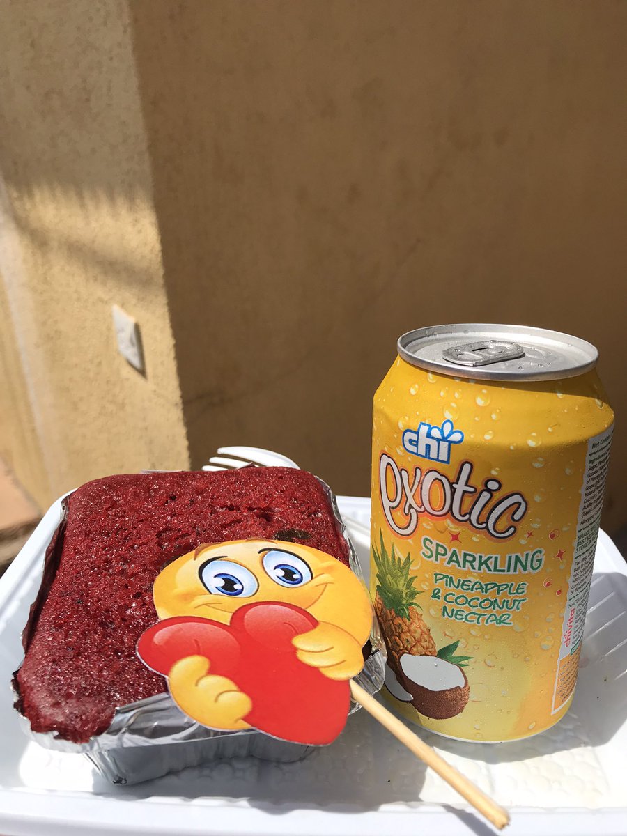 tolulope_quadri's tweet photo. What's love without giving?
When was the last time you showed yourself some?
Happy Valentine's Day 🥰♥️
Cake from @leadcakesandsurprises
#valentine #valentineday #valentinecake #redvelvetcake #lovesharing https://t.co/TVJD8lvEBc