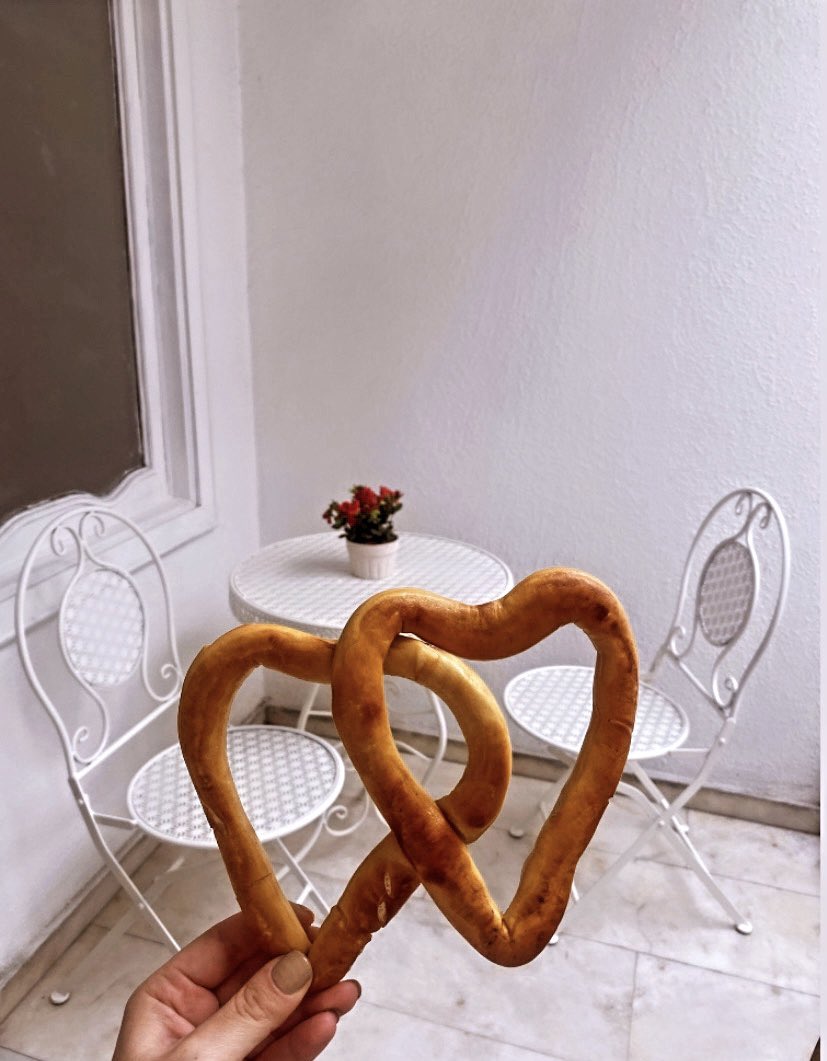 Seven Sevdiğine Simit Alsın  😉