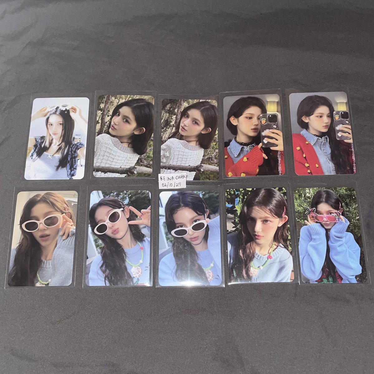 mxcartt's tweet photo. wts lfb ph nwjns sg24 pcs 

valentine's sale!

— on-hand, mint condi 
— ₱300 each mem set
₱40 each if tingi 
— min of 2 pcs if tingi
 — x sensi / impatient 
— prio payo / 3d dop nrdp 
— ₱15 packing fee

mod :  j&amp;t, sco 
mop : gcash, maya  

reply "mine + pc" or dm to claim ! https://t.co/OcMU2xf722