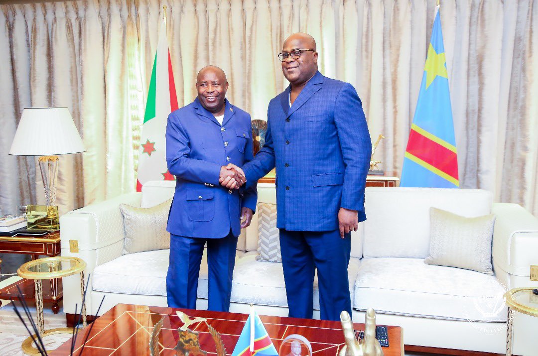 Presidence_RDC's tweet photo. #RDC 14.02.2024 | #Burundi
Mardi à #Kinshasa, le Président Félix Tshisekedi a rencontré son homologue et frère @GeneralNeva du #Burundi, président du Mécanisme de suivi de l'Accord-cadre pour la paix, la sécurité et la coopération pour la #RDC et la Région. https://t.co/LrzoYPTAtU
