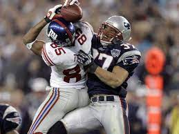 Was this the greatest play in #SuperBowl history? On 2.3.2008 with #NYG trailing the undefeated #Patriots 14-10 3rd and 5 from their own 44... Eli Manning eludes pressure and completes the 32-yard "Helmet Catch" to WR David Tyree. 

#NFL Fun Facts &amp; History