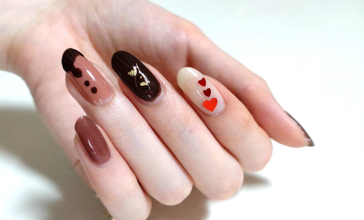 eugenia_0708's tweet photo. 🍫💓💞

・THREE--SWEETEST TABOO, DOLCE DARLING
・iLLO--シャーロック
・THEPOLISH.--milkglass
・sopo--Sparkle jelly

#セルフネイル　#THREE　#thepolish　#sopo https://t.co/fwjSTAJ7PX