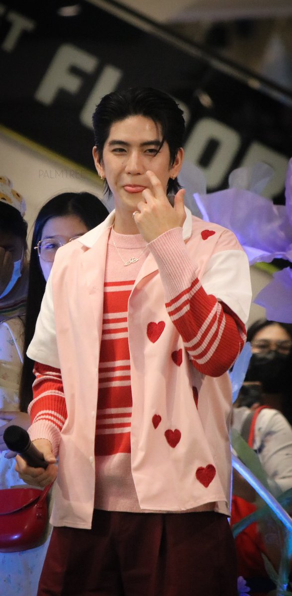 PalmtreeELF's tweet photo. น้องซีไม่ดื้อค้าบบบบบ 😜
#TheMallLifestoreLoveWonders
#พาจิมมี่ซีมาเดอะมอลล์
#จิมมี่ซี 
#sea_tawinan https://t.co/AqwBAYf6a7