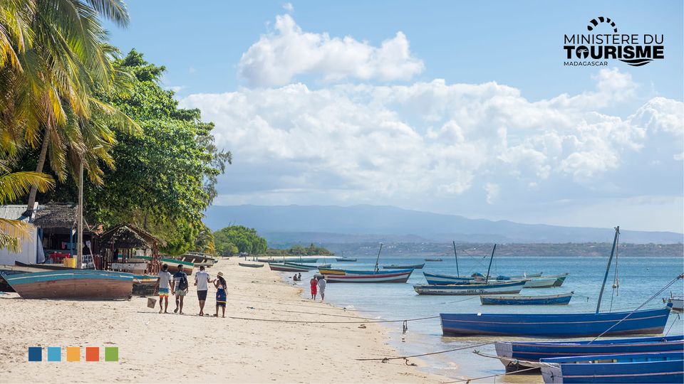 Le tourisme à Madagascar prend son envol! ✈️💼 Avec 11 250 arrivées en janvier, notre pays confirme sa place en tant que joyau du tourisme africain. #DestinationDeRêve #ExploreMadagascar