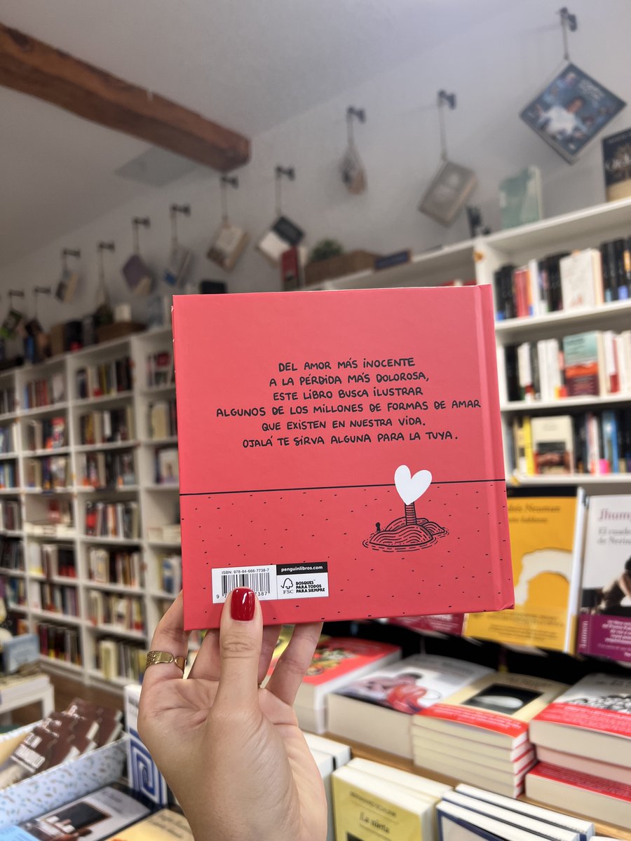 ❤️Hoy, por San Valentín, os recomendamos esta preciosa lectura de nuestro querido @72kilos . Un libro que trata el amor más inocente a la perdida más dolorosa a través de sus ilustraciones, retratando algunas de las millones de formas de amar que existen en nuestras vidas.