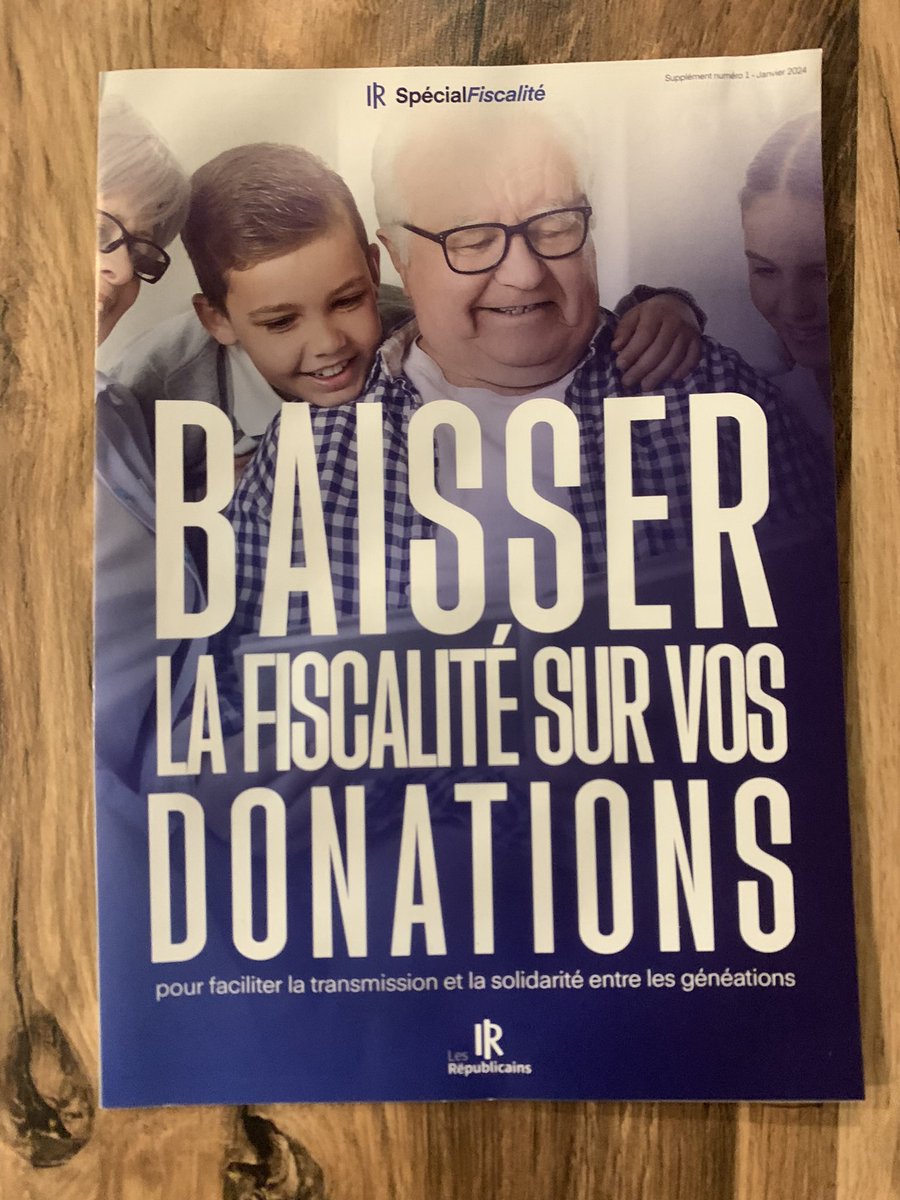 RaftingFc's tweet photo. Belle collaboration entre @lepenjm et @lesRepublicains . C est ça la politique qu on aime #lesrepublicains #LR #FrontNational  #RassemblementNational https://t.co/DVfHXIXUCi