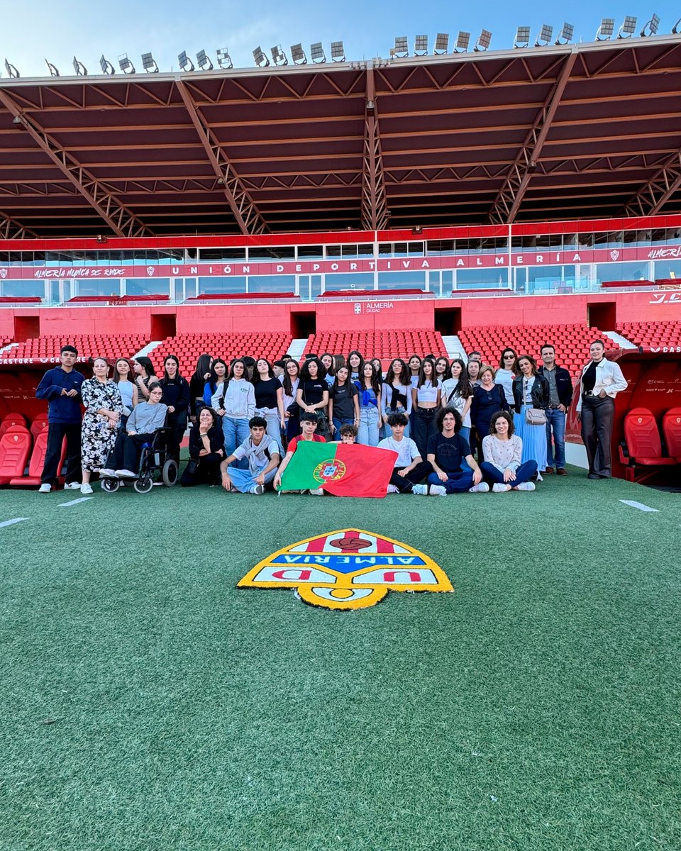 🏟️ Ayer los alumnos de la Asociación de Estudiantes de Barcelos realizaron un tour en el Power Horse Stadium 🤓 Pudieron conocer de primera mano las instalaciones y la historia de nuestro club ¡Estamos encantados de recibiros siempre! 🥰