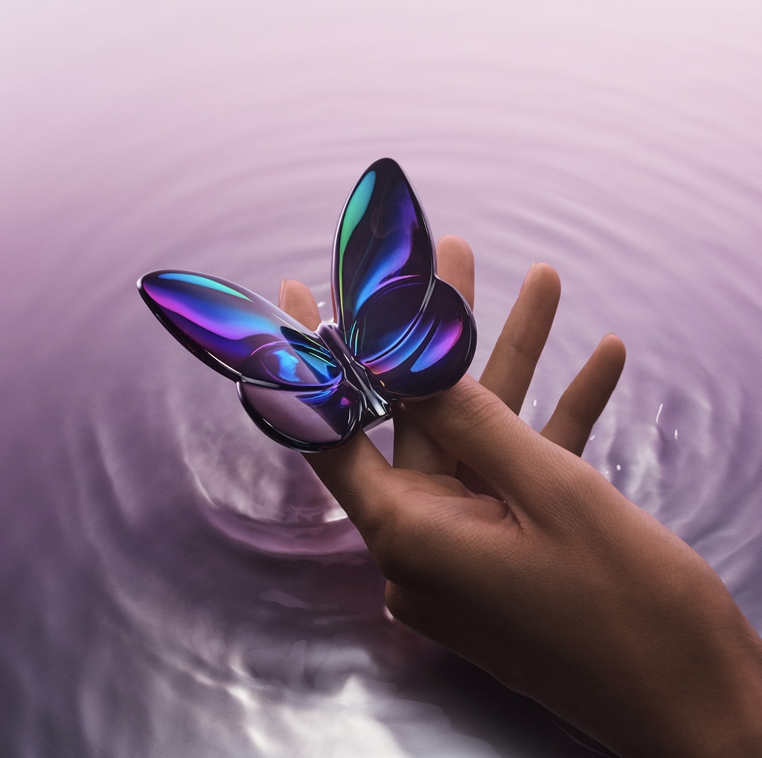 BACCARAT’S TALE OF WATER Poetry takes flight with the Baccarat Lucky Butterfly, where each line celebrates @Baccarat's signature craftsmanship. @Baccarat, shaping timeless beauty. Rendez-vous in our boutiques and on.baccarat.com/bluebutterfly #Baccarat #BaccaratButterfly