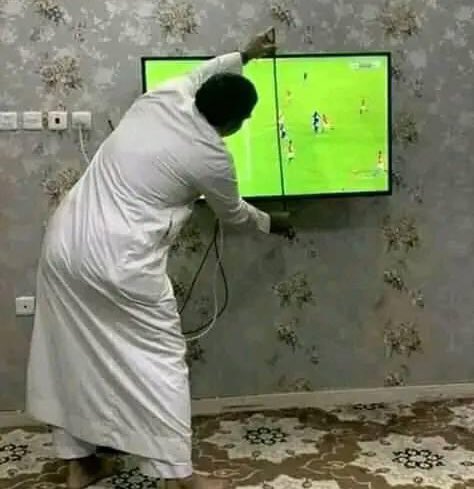 *Real Madrid opponents goal is ruled out for offside*

Barca fans: