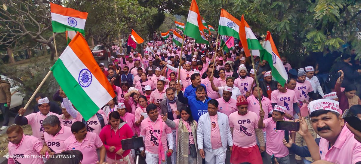 81Sukhpreet's tweet photo. माननीय प्रधानमंत्री जी, एक देश एक चुनाव हो सकता है, तो एक देश एक पेंशन क्यों नहीं.....
एक देश में दो विधान कैसे माननीयों को OPS और अर्धसैनिक बलों को NPS....
#OPSForParamilitary
@narendramodi
@vijaykbandhu @Sthitaprajna_G https://t.co/6bRUrw6t2y