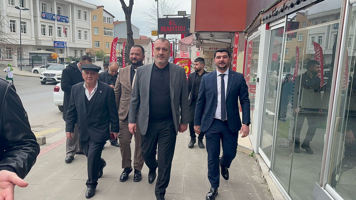 MHPpendik_'s tweet photo. Genel Başkanımız Sayın Devlet Bahçeli’nin Talimatları Doğrultusunda “CUMHUR BİZİM, TÜRKİYE HEPİMİZİN”, Temalı çalışmalarımız doğrultusunda

İl Başkan Yardımcımız Sn. Muharrem KIR, İl Yöneticimiz Sn. Metehan YURTBAŞI, İlçe Yöneticilerimiz, Bölge Başkanımız ve Mahalle Başkanlarımız  Cumhur İttifakı İçin Sahada

Fatih Mahallesinde Esnaf ziyareti gerçekleştirdiler;

“Esnaflarımız Cumhur İttifakı Adayları Sn. Murat Kurum ve  Sn. Ahmet Cin’e Tam Destek Olacaklarını Belirttiler.”

Tüm Esnaflarımıza Hayırlı İşler Diliyoruz.

@sertel_selim
@YasarKaba17
@hakanaslan1968
@_MHPistanbul_
@MHP_Bilgi

#sanadeğerpendik #milliyetçihareketpartisi #mhppendik #pendikmhp #mhpistanbul #Türkgün #CumhurBizimTürkiyeHepimizin #PendikBizimTürkiyeHepimizin