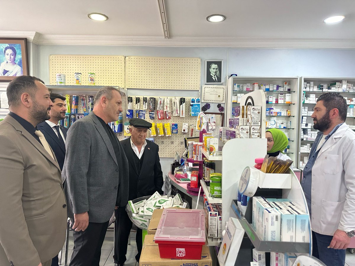 MHPpendik_'s tweet photo. Genel Başkanımız Sayın Devlet Bahçeli’nin Talimatları Doğrultusunda “CUMHUR BİZİM, TÜRKİYE HEPİMİZİN”, Temalı çalışmalarımız doğrultusunda

İl Başkan Yardımcımız Sn. Muharrem KIR, İl Yöneticimiz Sn. Metehan YURTBAŞI, İlçe Yöneticilerimiz, Bölge Başkanımız ve Mahalle Başkanlarımız  Cumhur İttifakı İçin Sahada

Fatih Mahallesinde Esnaf ziyareti gerçekleştirdiler;

“Esnaflarımız Cumhur İttifakı Adayları Sn. Murat Kurum ve  Sn. Ahmet Cin’e Tam Destek Olacaklarını Belirttiler.”

Tüm Esnaflarımıza Hayırlı İşler Diliyoruz.

@sertel_selim
@YasarKaba17
@hakanaslan1968
@_MHPistanbul_
@MHP_Bilgi

#sanadeğerpendik #milliyetçihareketpartisi #mhppendik #pendikmhp #mhpistanbul #Türkgün #CumhurBizimTürkiyeHepimizin #PendikBizimTürkiyeHepimizin