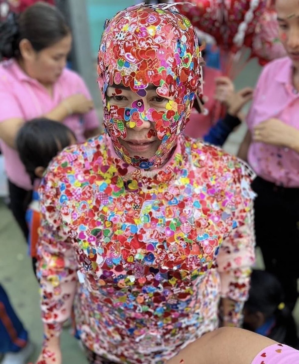 พระคุณที่ 3 งดงามแจ่มใส