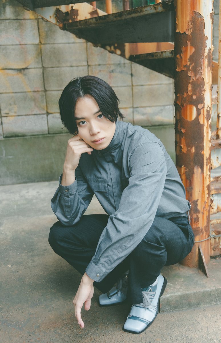 theatergirl_jp's tweet photo. 【インタビュー】
3/25に10TH ANNIVERSARY BOOK 『其のまま。』を発売する #太田将熙 さん

前編では、撮影時のエピソード、まもなく開幕するミュージカル「伝説のリトルバスケットボール団」について伺いました。

▼記事はこちら
https://t.co/3vzdTcx0OJ

#其のまま #リトルバスケ @masakiota1025 https://t.co/p219kpQWGu