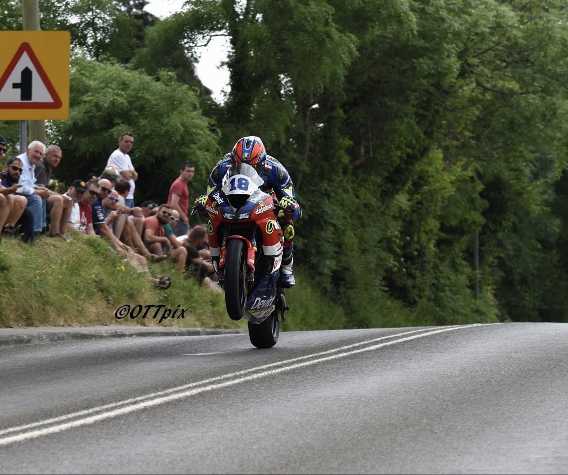 Lintinracing's tweet photo. Half way through the week and the only way to get over it. #wheelwednesday #tt18 #rcexpressracing https://t.co/JhRPFGMsxs