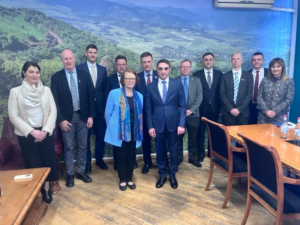 FinlandinSC's tweet image. Very good meeting Min of Environment ⁦@SimidHakob⁩ on Armenian-Finnish 🇦🇲🇫🇮cooperation on environmental protection, #Hydromet and #forestry.
Finland's vast experience provides good ground. ⁦@meteorologit⁩ #Ilmatieteenlaitos ⁦@VaisalaGroup⁩ ⁦@EastOfficeFI⁩