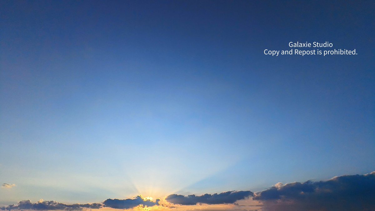 Galaxie_studio's tweet photo. 2024/02/14の癒し&エネルギー分けショット✨🪽
大安Valentine's Day💝と夕焼けの反薄明光線👼🩵
#イマソラ
#お福分け
#Galaxie_Studio
#skyphotography
#anticrepuscularrays https://t.co/J92y72F567