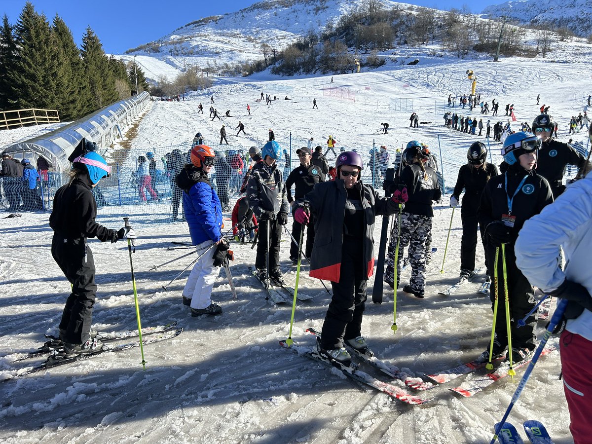 Day 3 Update- Lots of progression on the slopes, tiredness and sore legs starting to set in but Pizza night really lifted spirits🇮🇹🍕@BishopHedleyRC