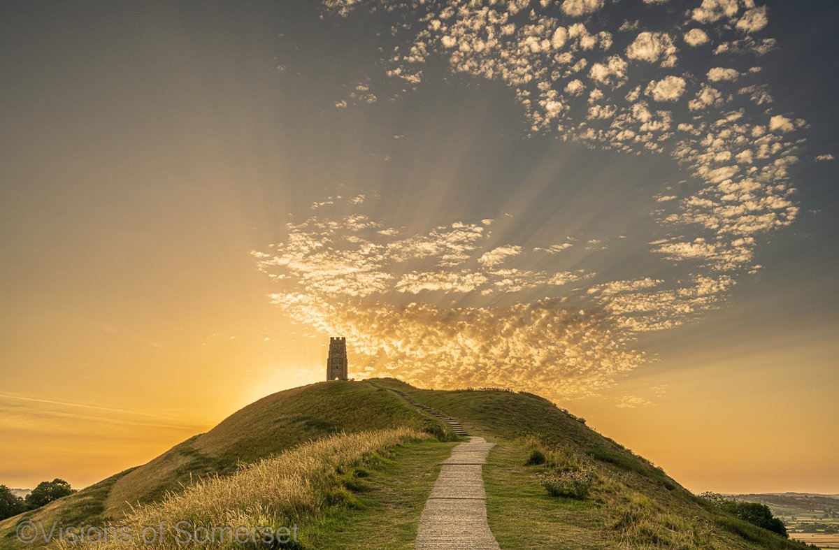 Sending love on Valentines day from the heart of Avalon. #glastonburytor