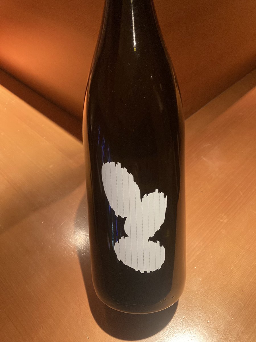 roppongikudaka's tweet photo. OHMINE 3GRAIN
若く元気な香り
ミルキーな甘みに苦味が混ざり果実味ある酸がジューシー
軽いが骨格がしっかりあり
優しい甘みの余韻が残る
#OHMINE #3GRAIN #六本木 #久高 #日本酒居酒屋 #野菜と日本酒 https://t.co/iw7sUPJOEk